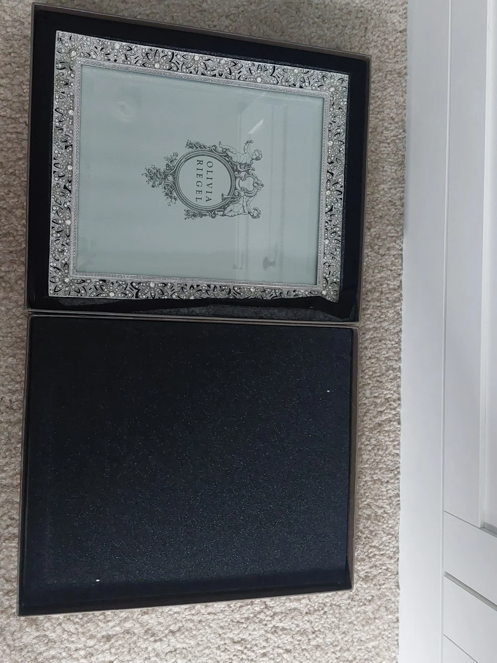 Olivia Riegel Windsor 8x10 Frame - New in Box